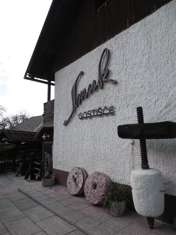 Gostisce Smuk Hotel Križe Eksteriør billede