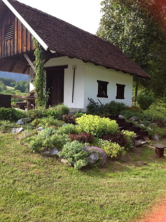 Gostisce Smuk Hotel Križe Eksteriør billede
